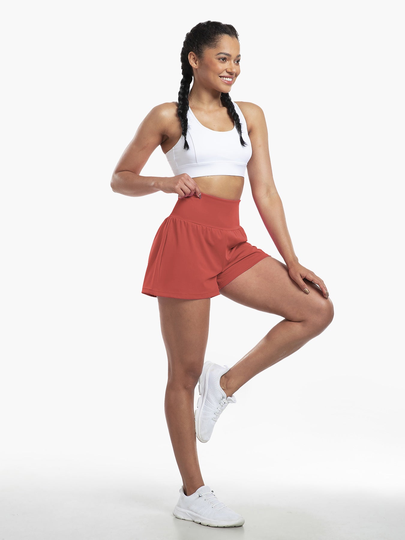 High-waisted yoga shorts with hidden pockets, breathable and quick-drying training pants for outdoor fitness