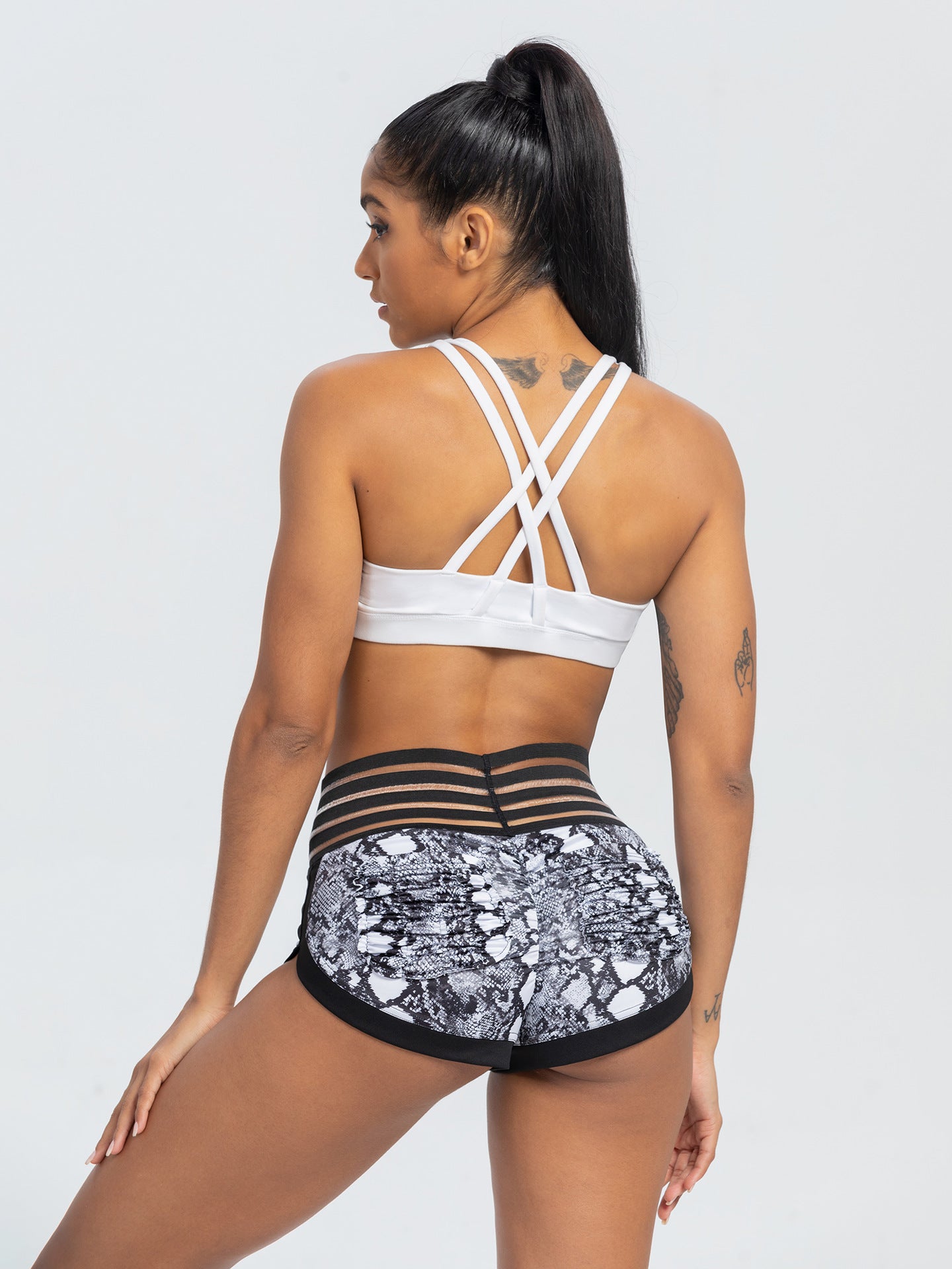 Peach Lace Waist Snake Print Yoga Shorts with Sports Pockets, Butt-Lifting