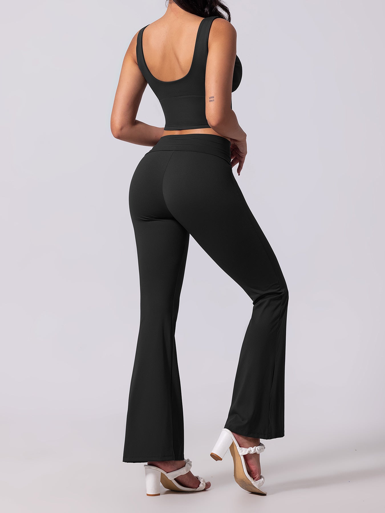 Women's Backless Diagonal Weave Deep V-Neck Athletic Bell-Bottom Pants Set with High-Waisted Two-Way Bell-Bottom Pants