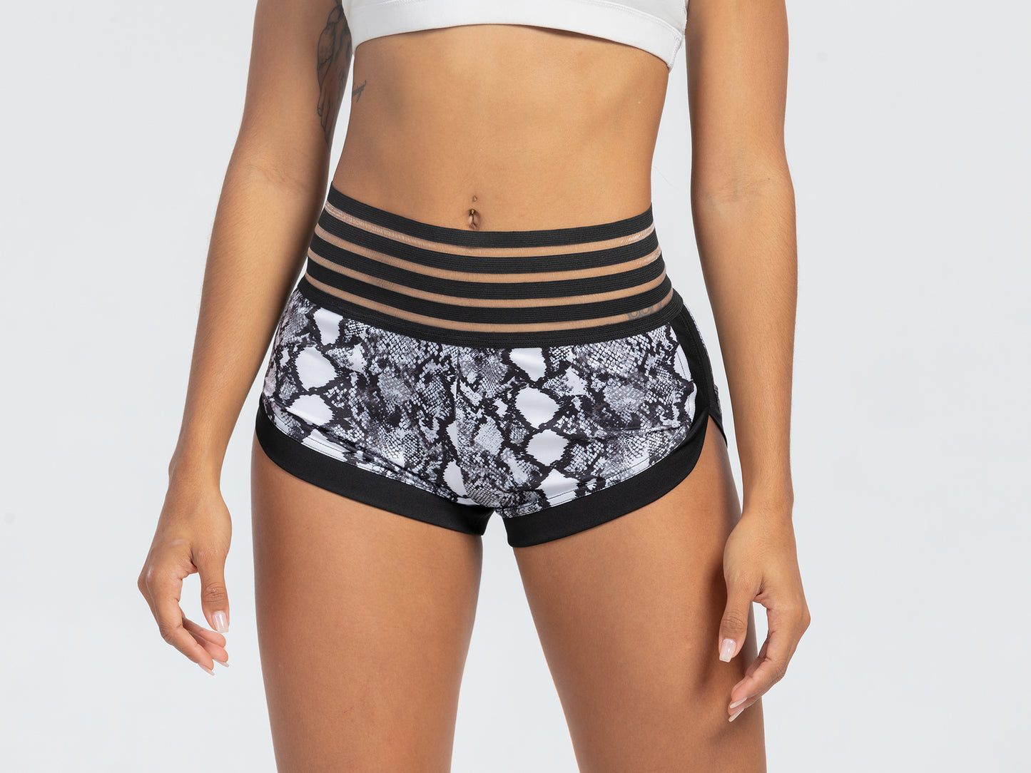 Peach Lace Waist Snake Print Yoga Shorts with Sports Pockets, Butt-Lifting