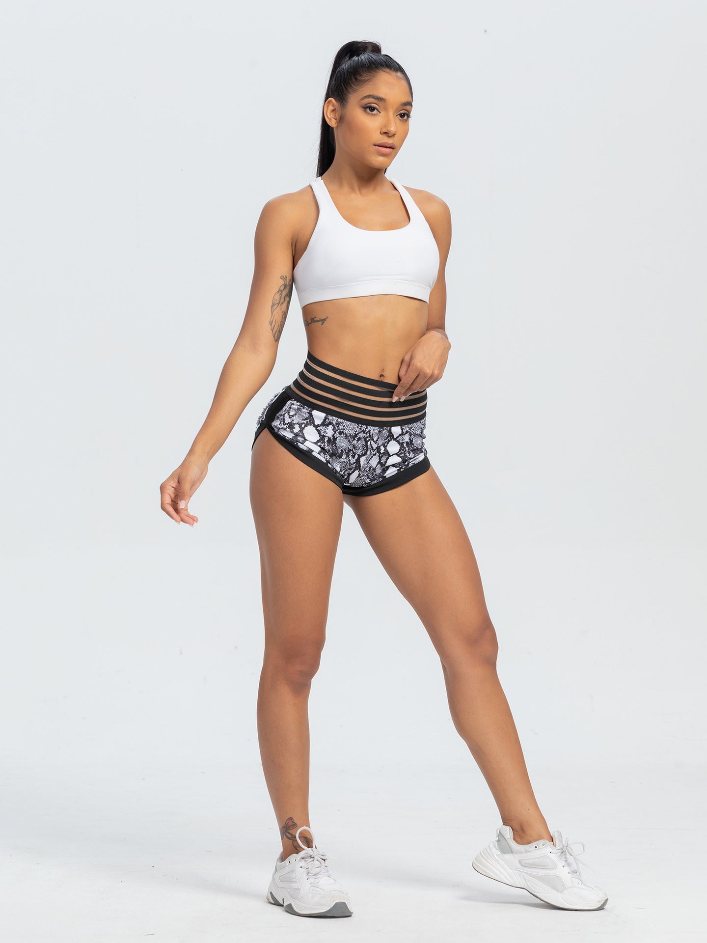 Peach Lace Waist Snake Print Yoga Shorts with Sports Pockets, Butt-Lifting