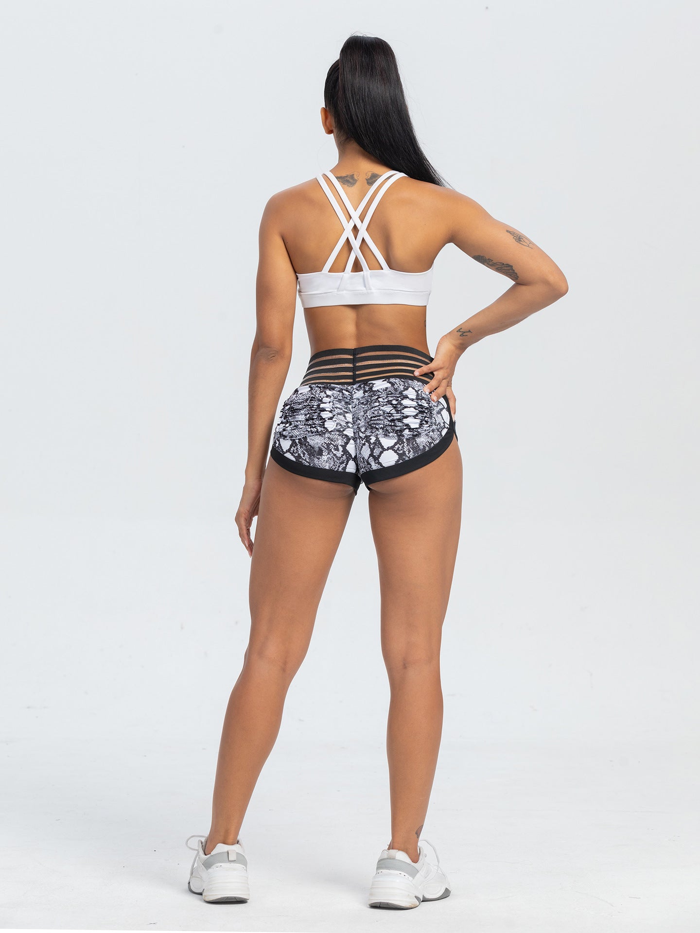 Peach Lace Waist Snake Print Yoga Shorts with Sports Pockets, Butt-Lifting