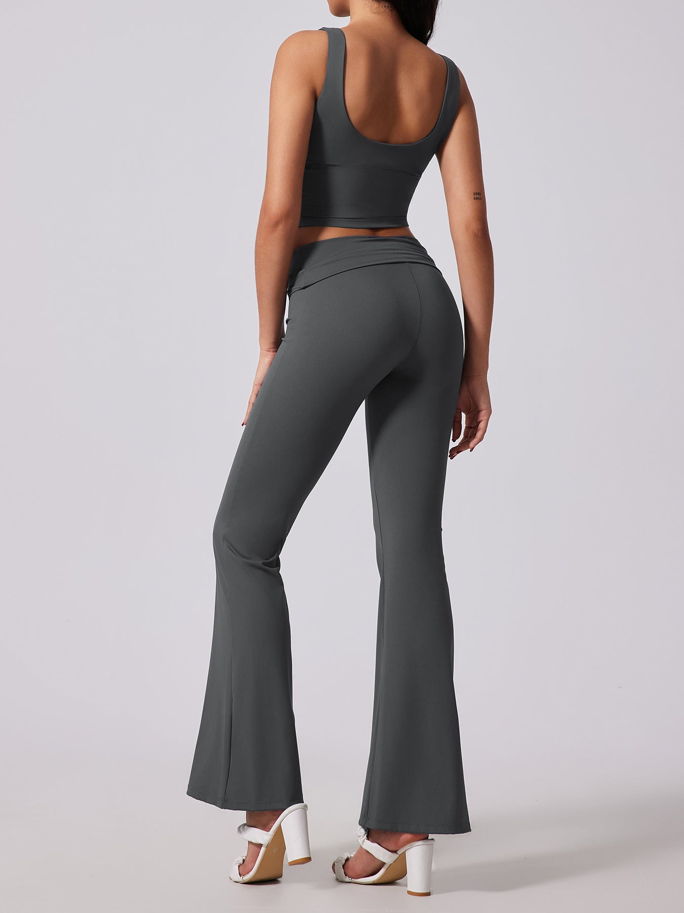 Women's Backless Diagonal Weave Deep V-Neck Athletic Bell-Bottom Pants Set with High-Waisted Two-Way Bell-Bottom Pants