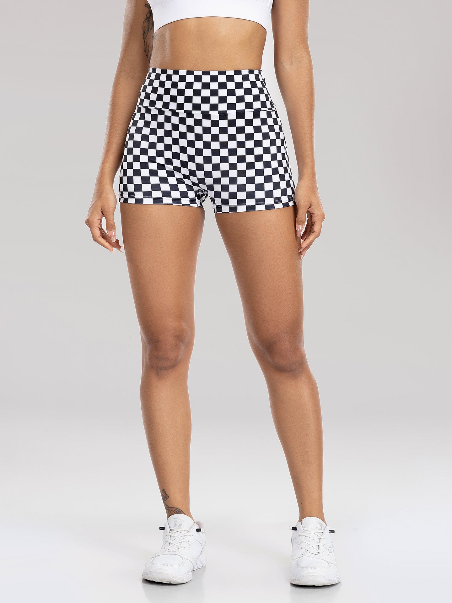 Yoga Pants with Black and White Checkered Print, High-Waisted, Body-Hugging, 3/4 Length, Peach Butt Short Pants for Women
